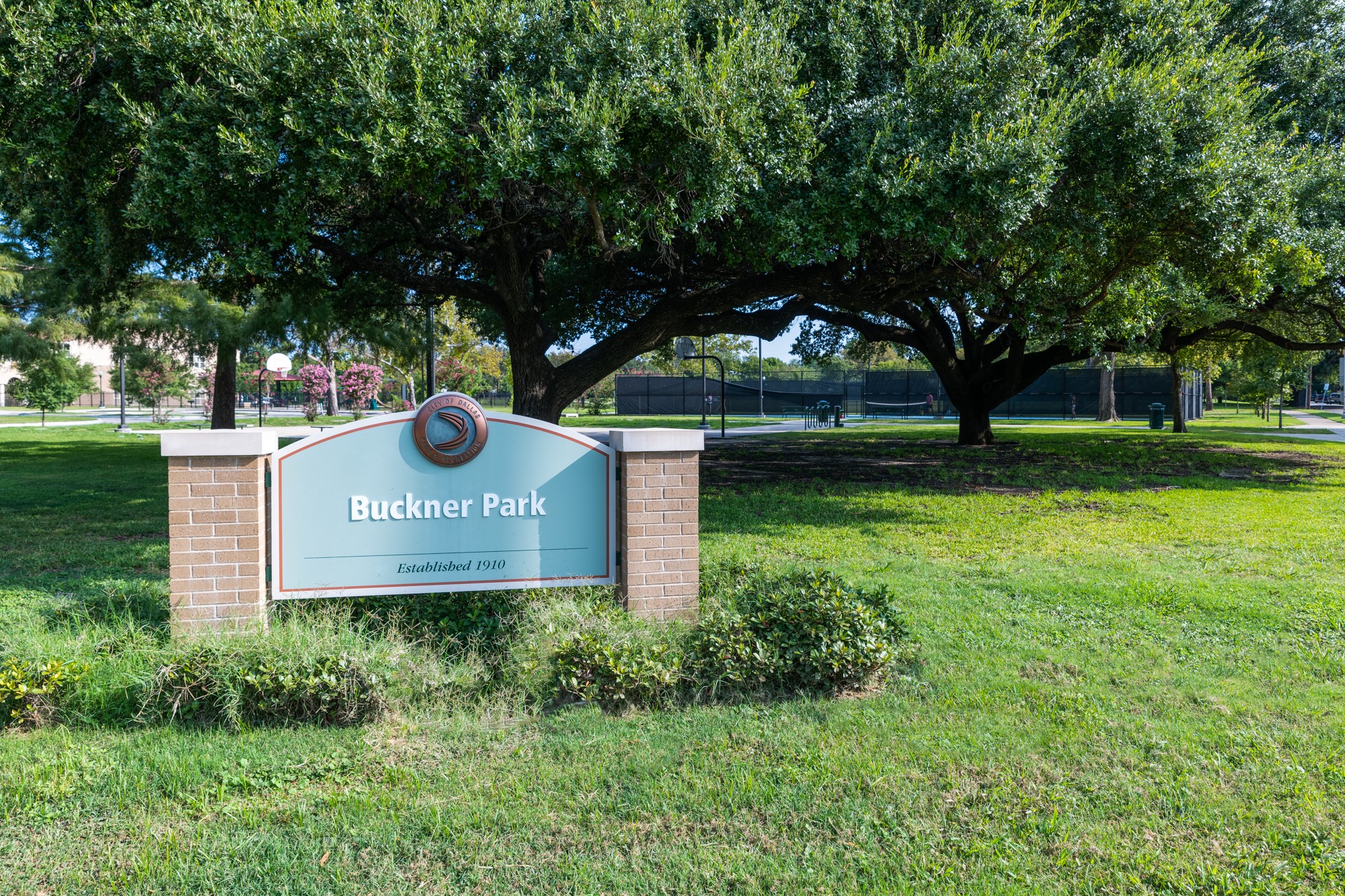 4512 Victor Street Dallas TX 75246