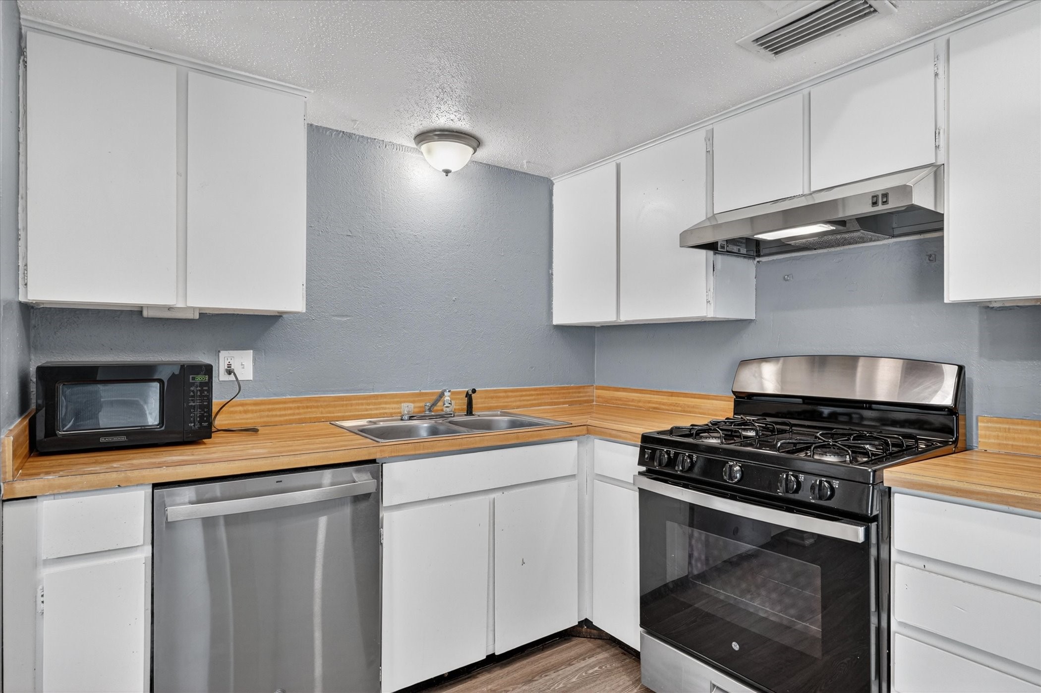 1406 Yukon Drive Garland TX 75040