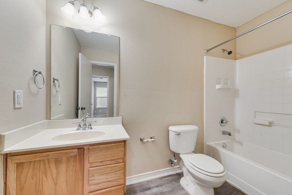 6213 Balcony Lane Dallas TX 75241