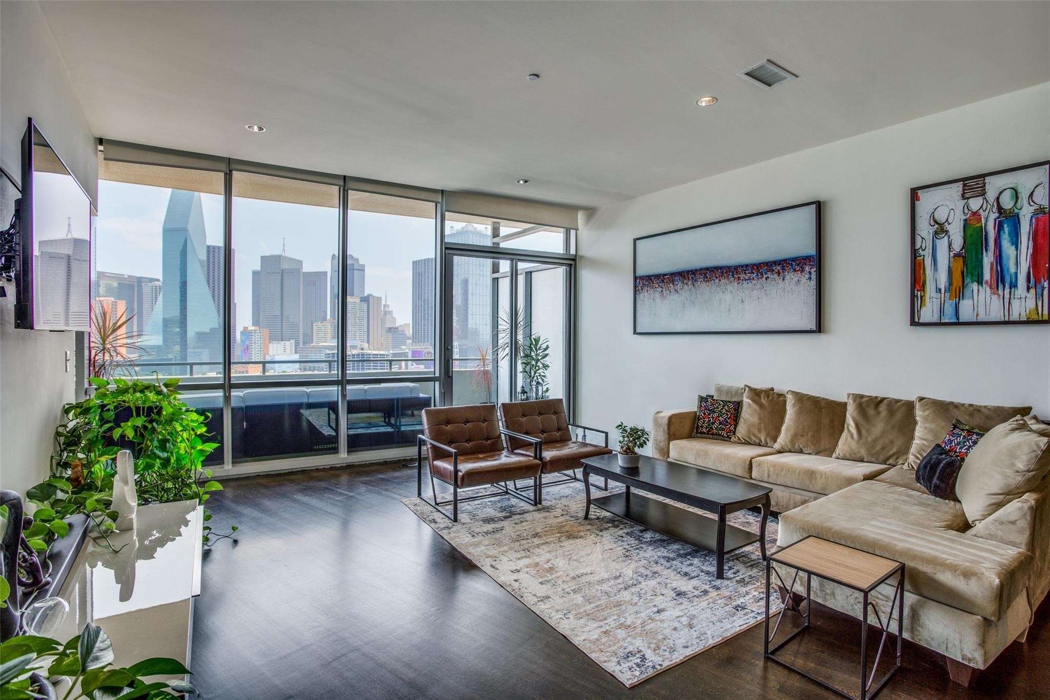 2200 Victory Avenue Dallas TX 75219