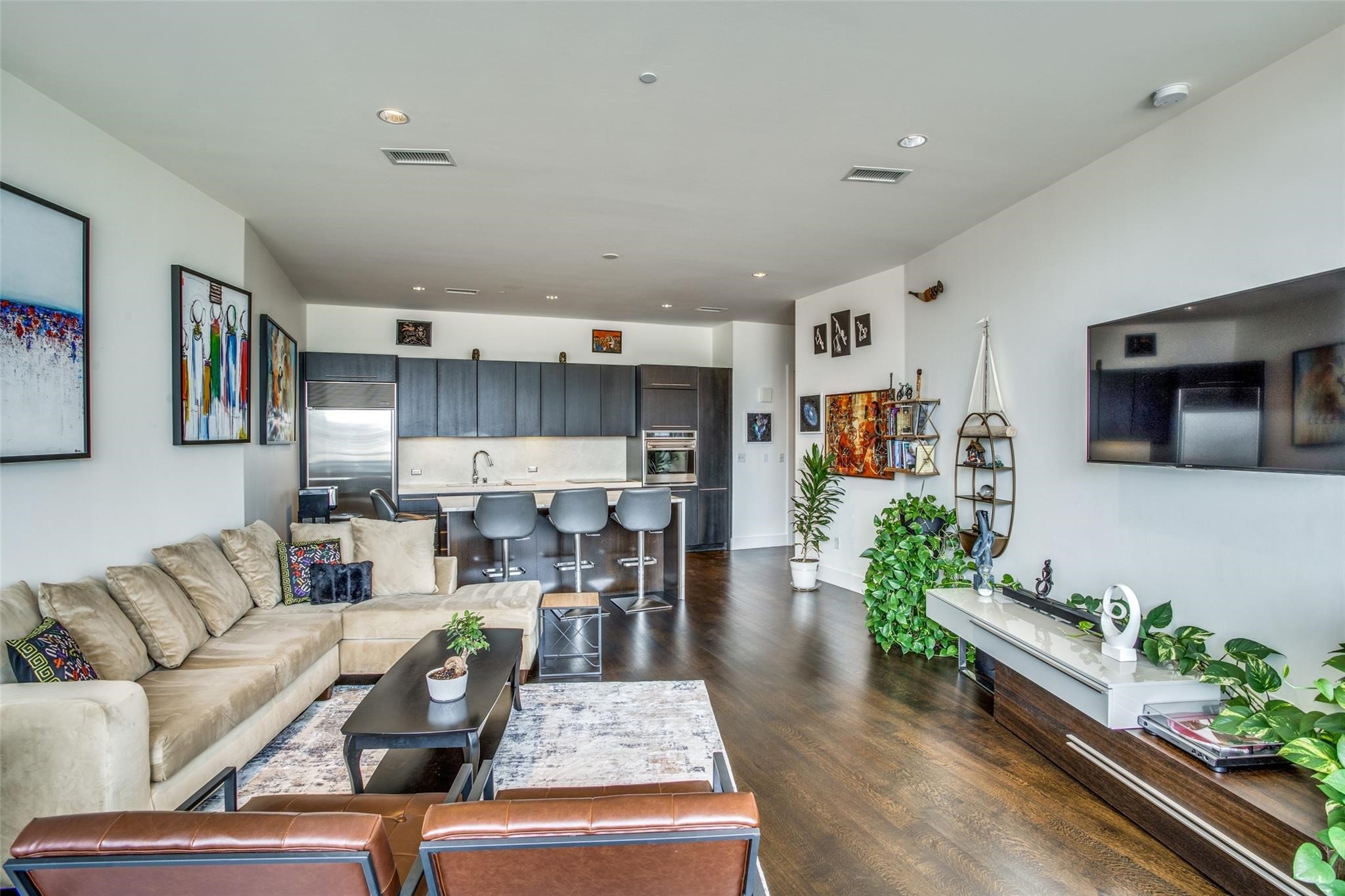 2200 Victory Avenue Dallas TX 75219