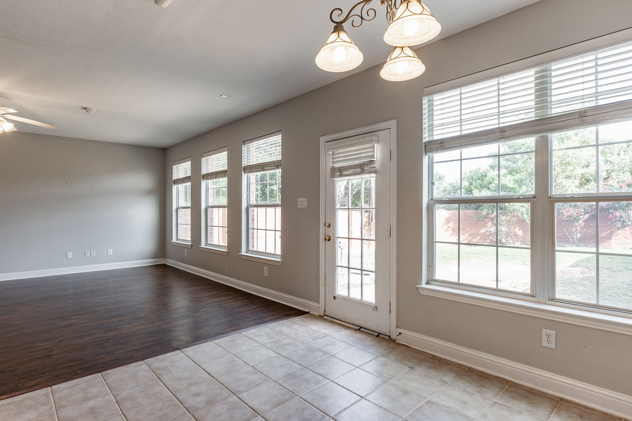 1100 Cedar Valley Drive Irving TX 75063