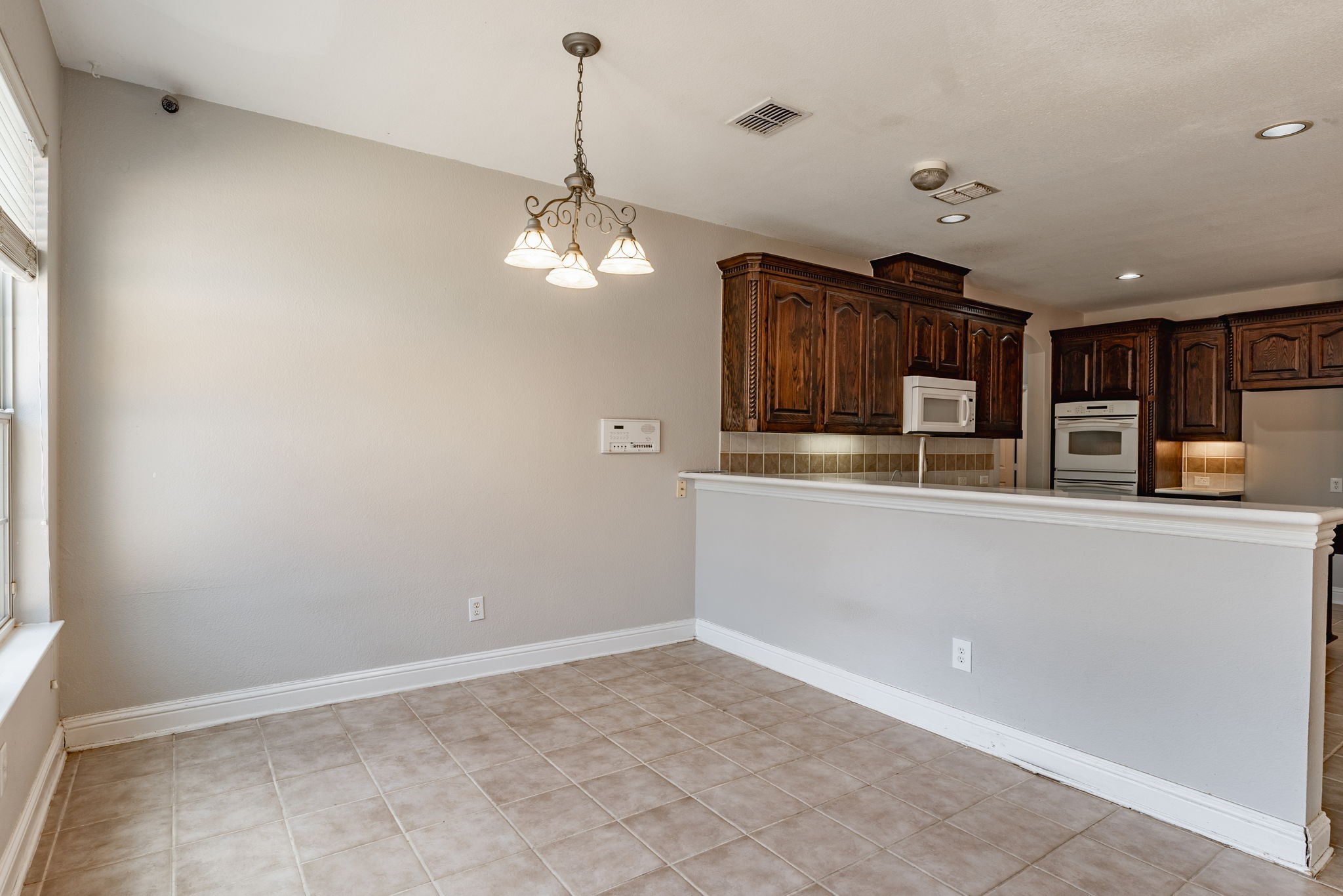 1100 Cedar Valley Drive Irving TX 75063