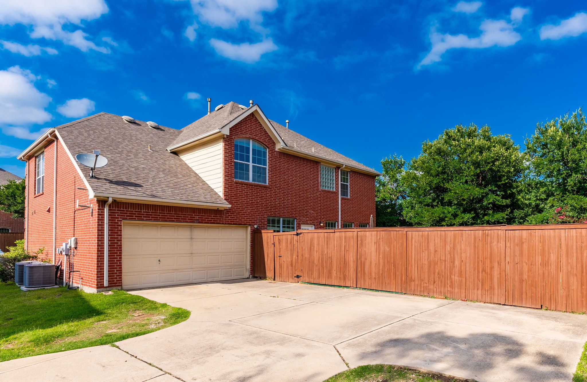 1100 Cedar Valley Drive Irving TX 75063