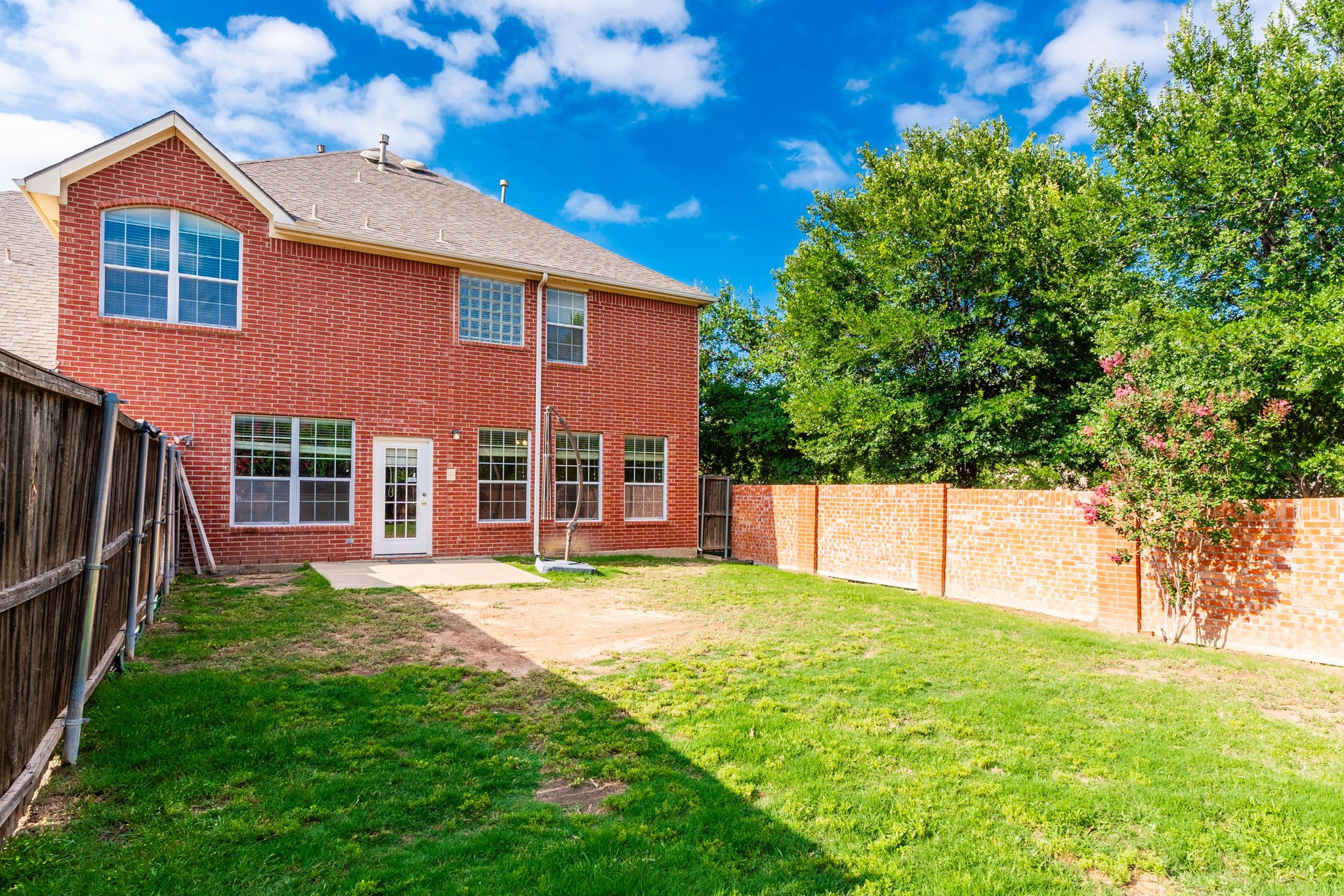 1100 Cedar Valley Drive Irving TX 75063