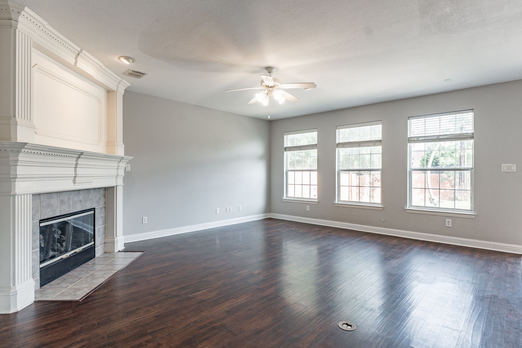 1100 Cedar Valley Drive Irving TX 75063