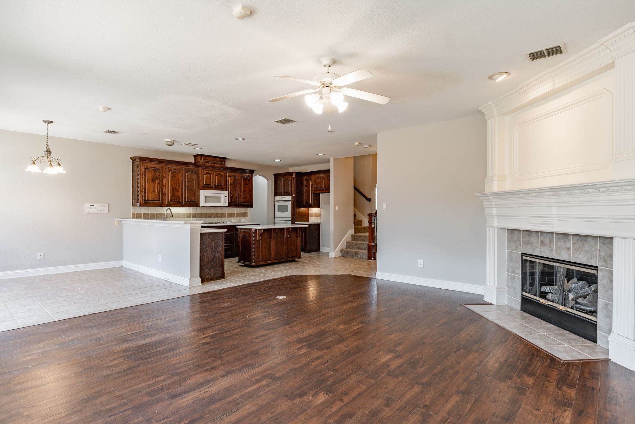 1100 Cedar Valley Drive Irving TX 75063