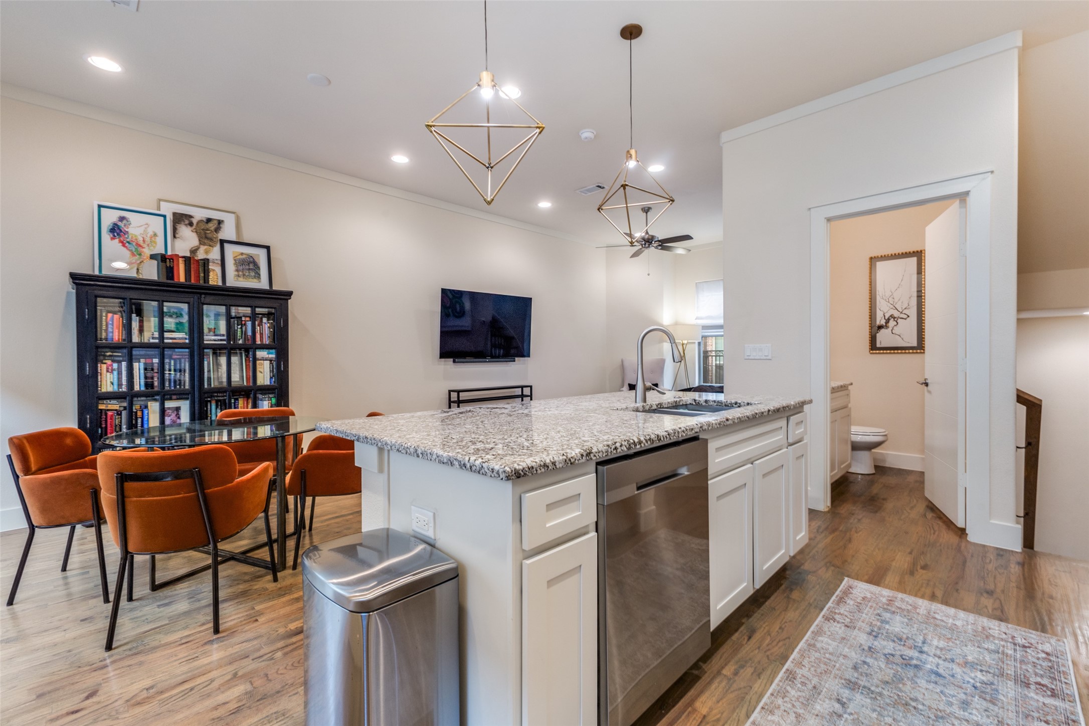 5909 Ross Avenue Dallas TX 75206