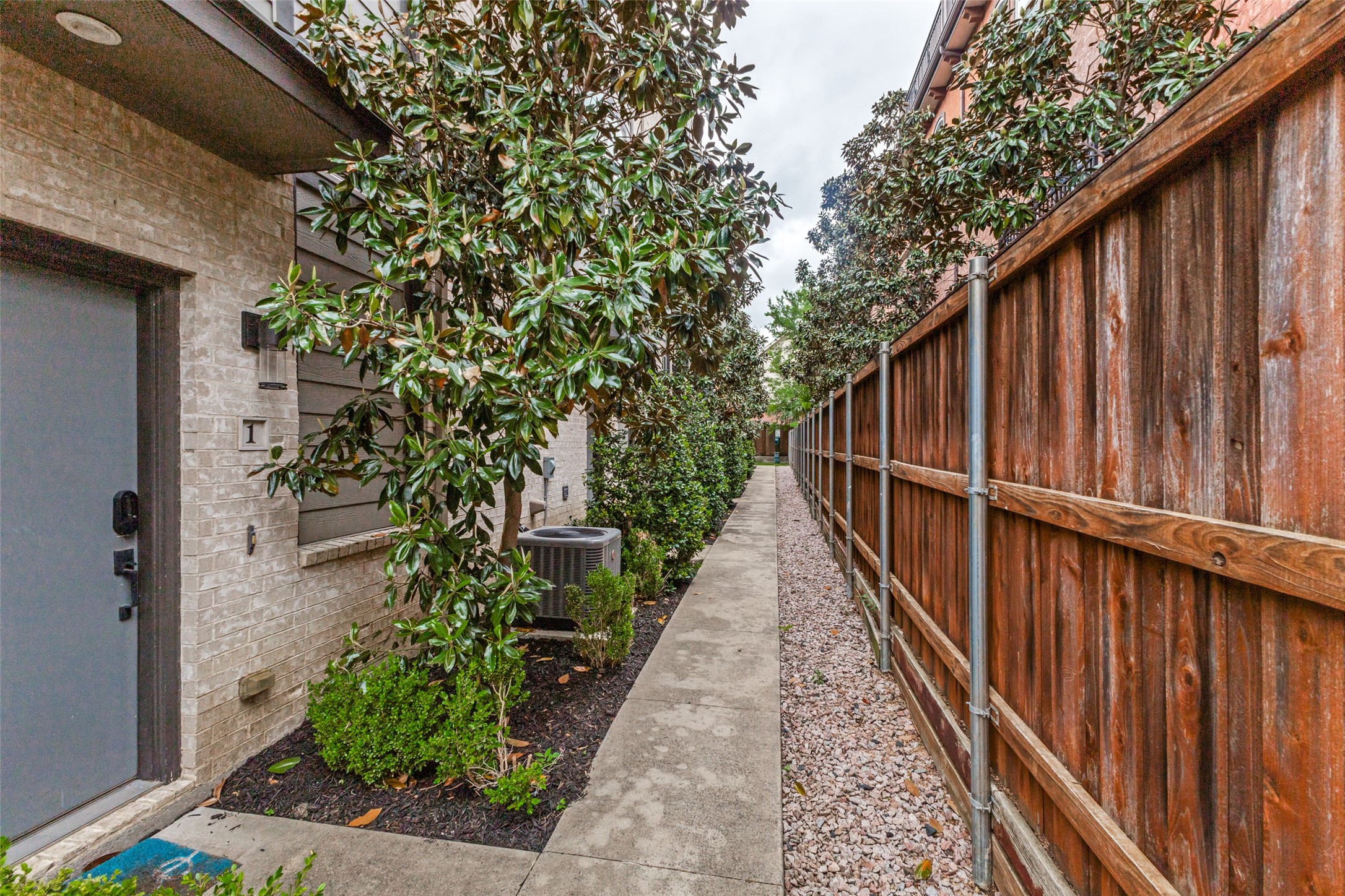 5909 Ross Avenue Dallas TX 75206