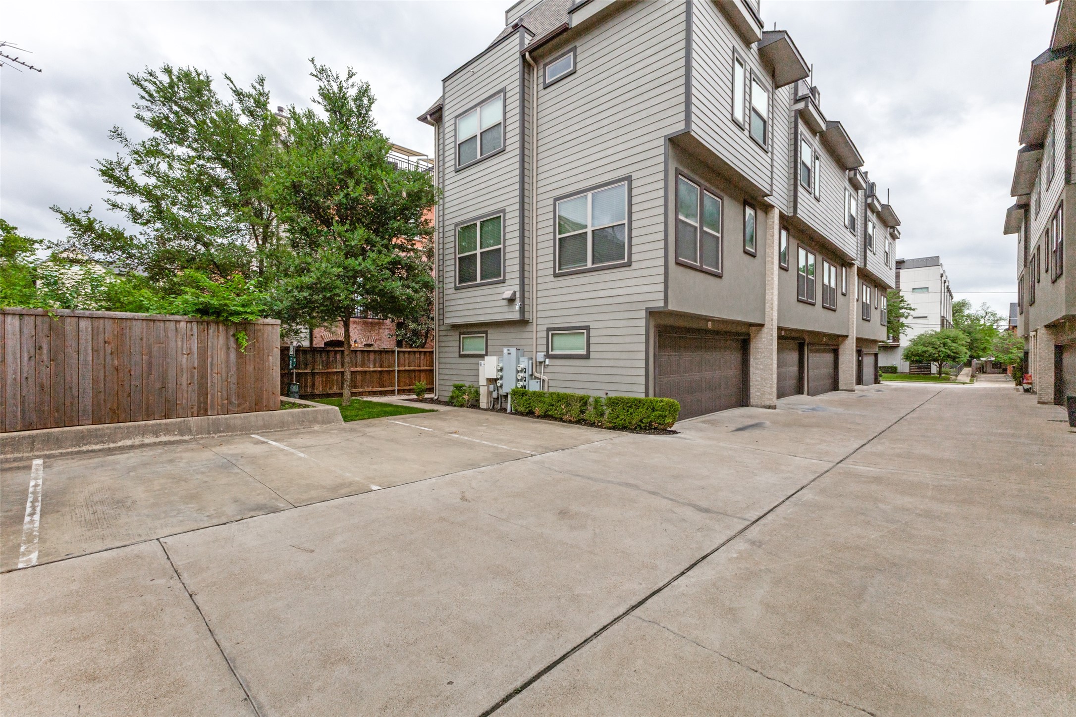 5909 Ross Avenue Dallas TX 75206