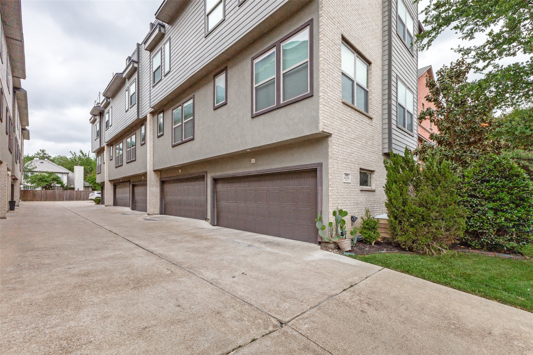 5909 Ross Avenue Dallas TX 75206
