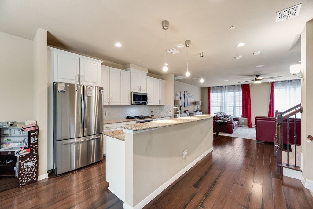 3895 Asbury Lane Addison TX 75001