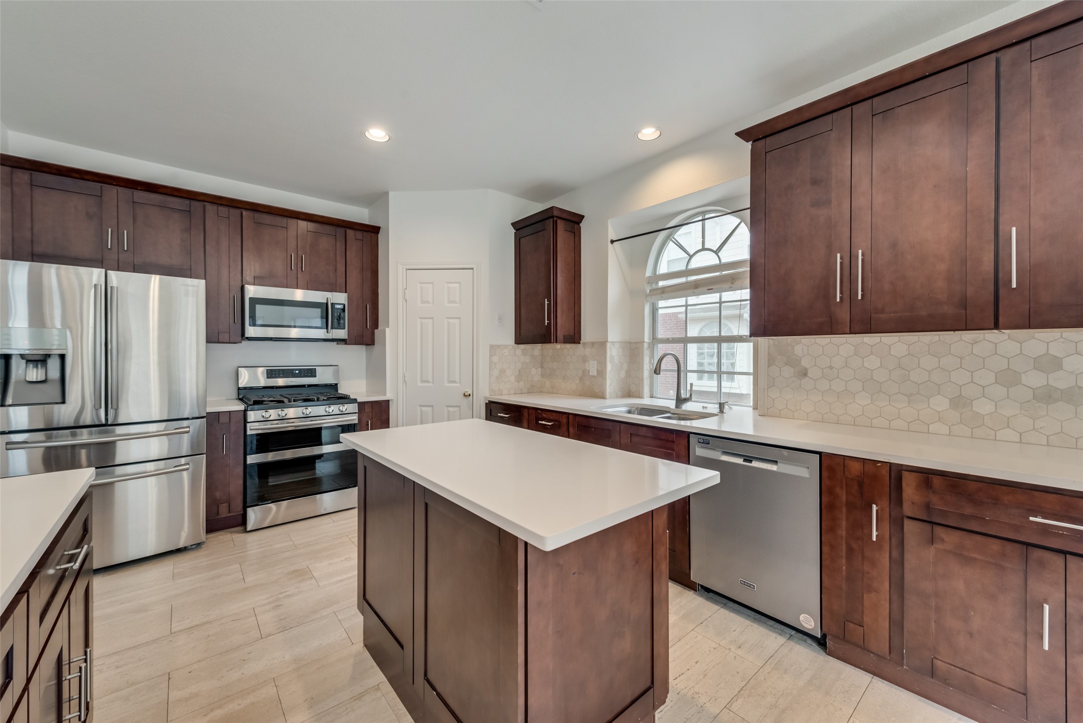 214 Sherwood Drive Murphy TX 75094