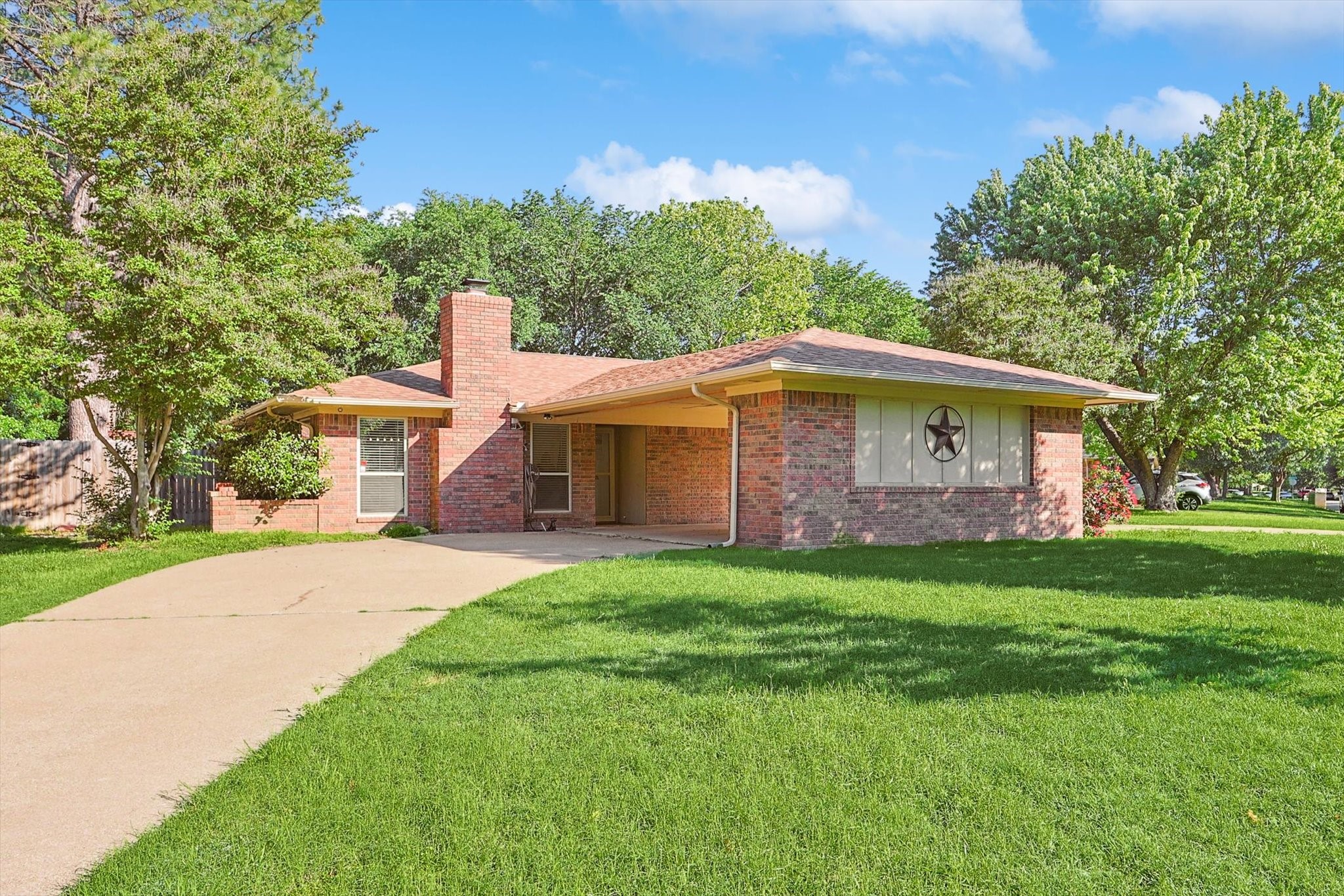 2525 Freedom Lane Denton TX 76209