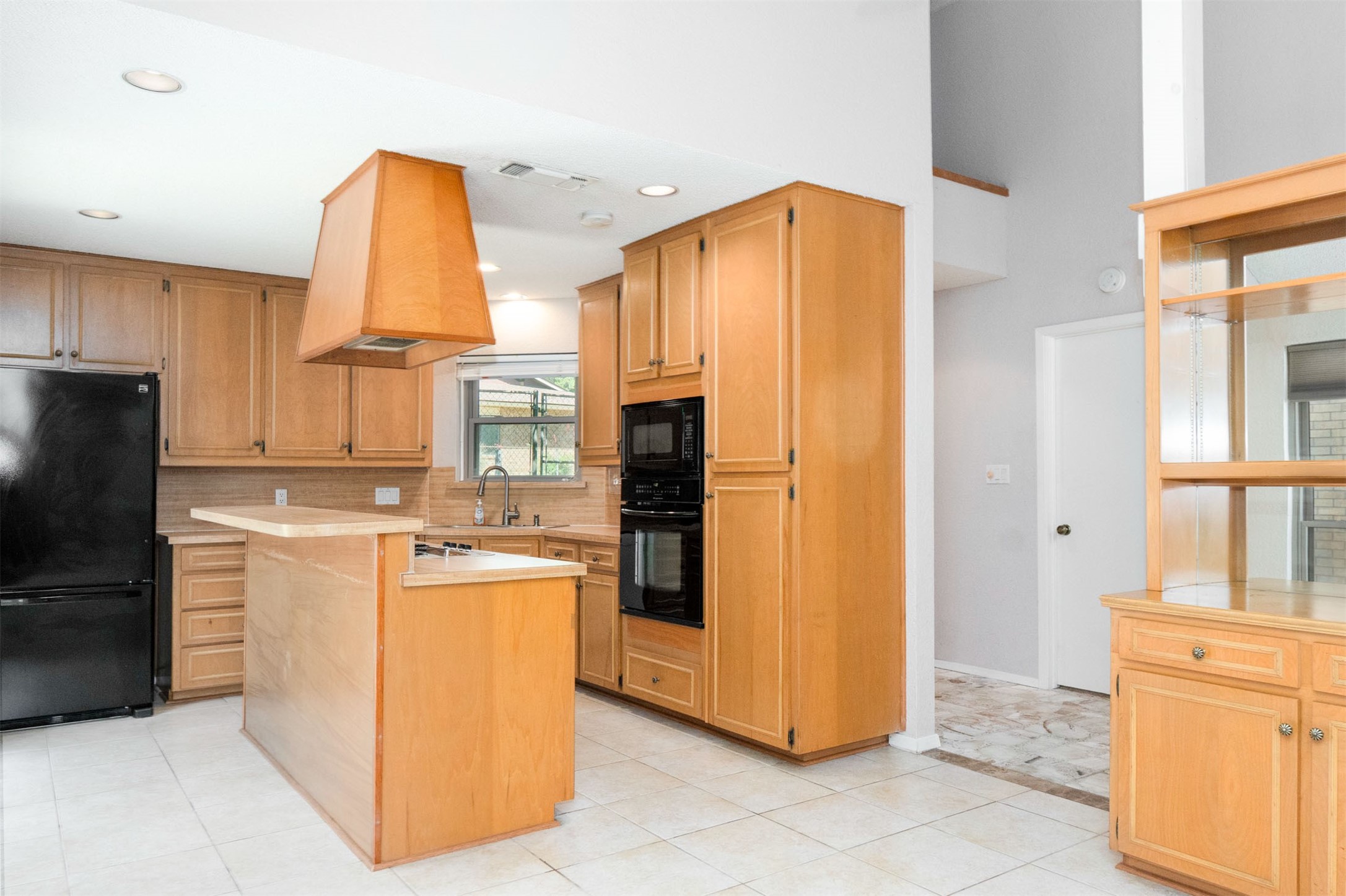 616 Placid Circle Arlington TX 76012