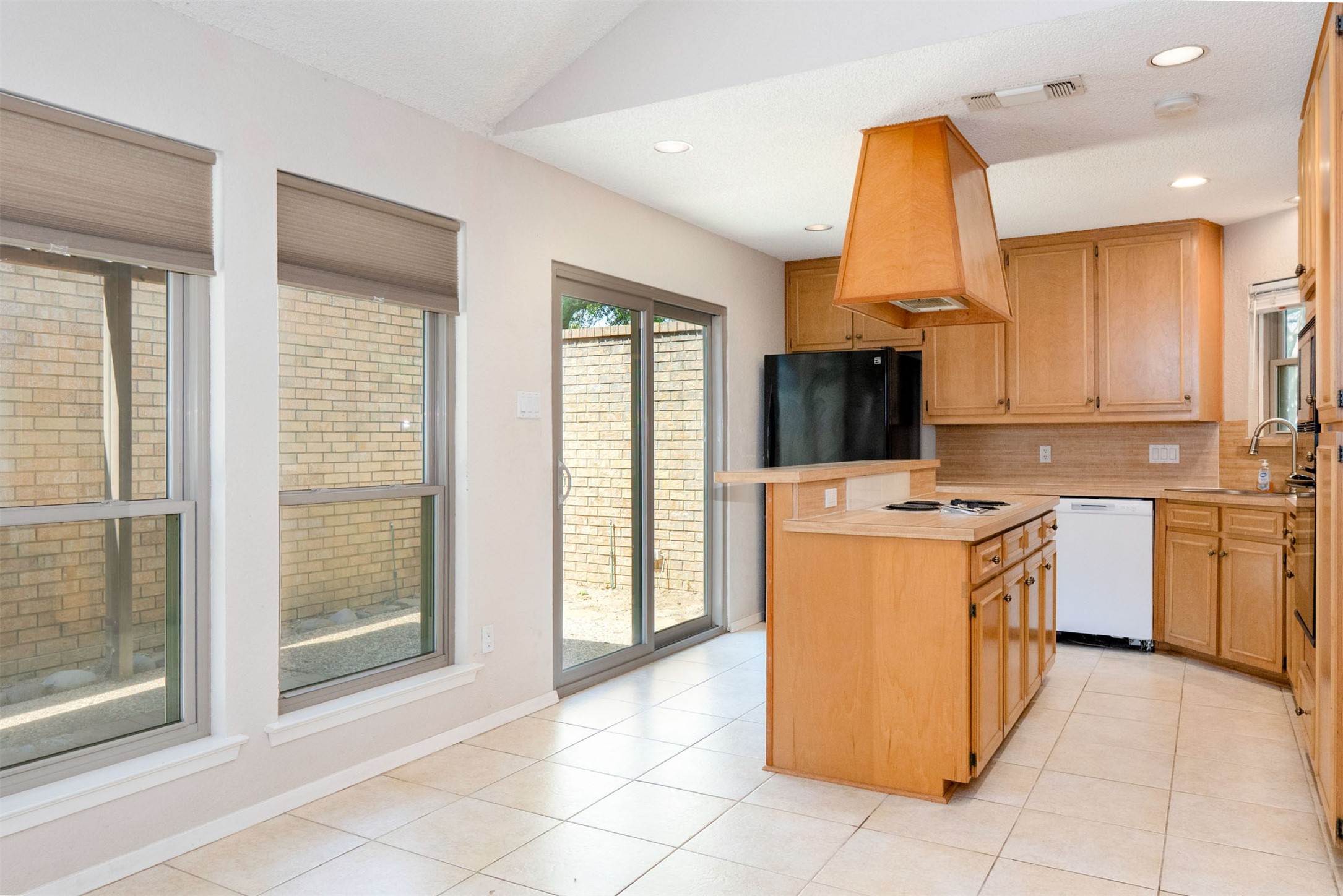 616 Placid Circle Arlington TX 76012