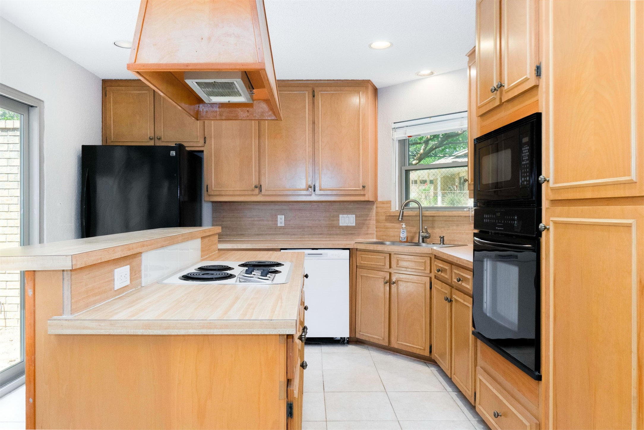 616 Placid Circle Arlington TX 76012