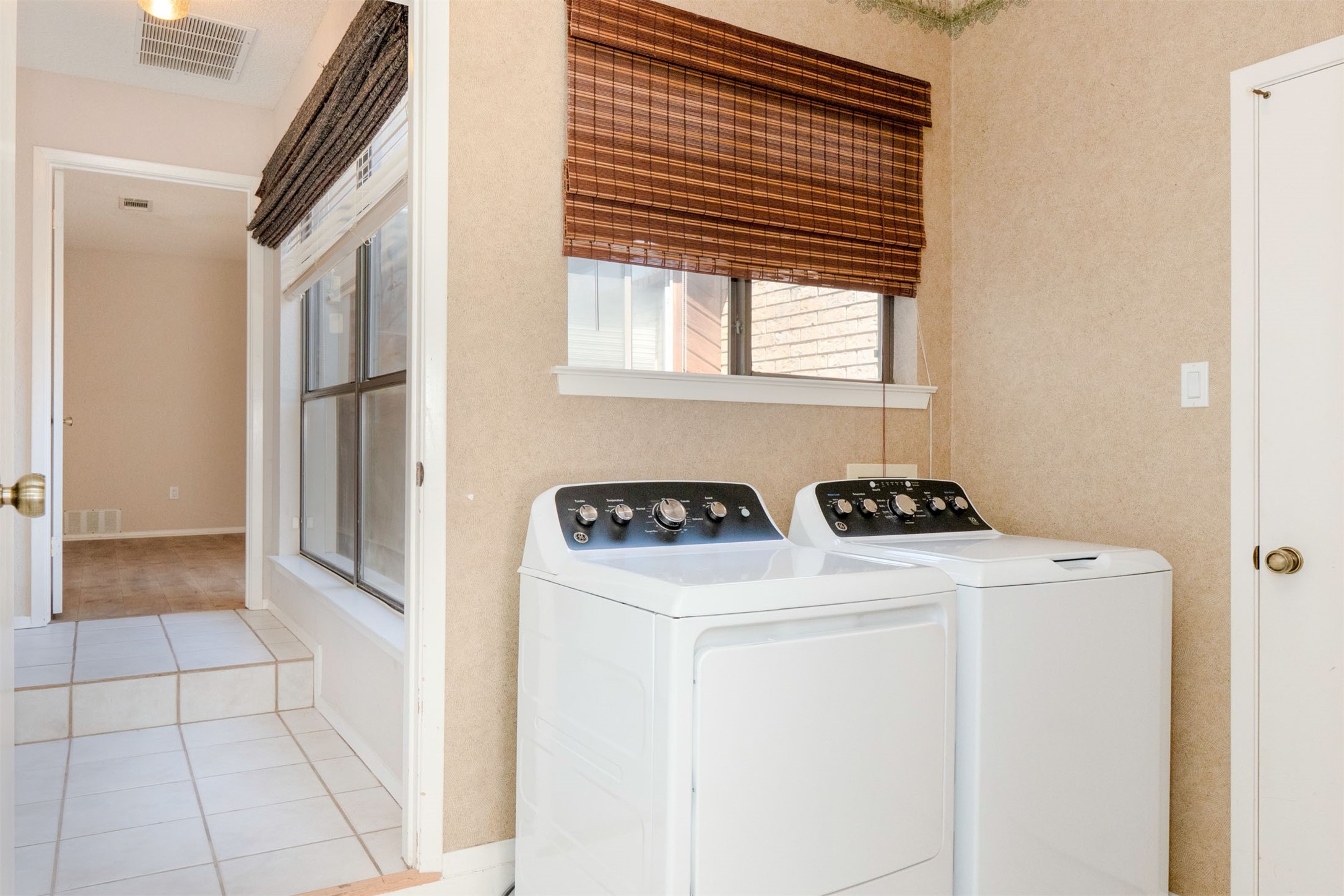 616 Placid Circle Arlington TX 76012