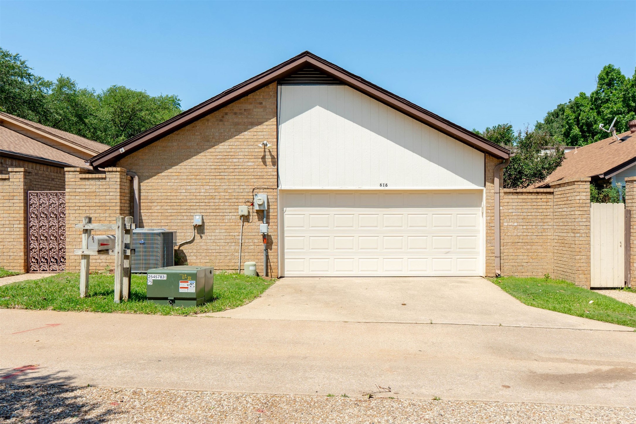 616 Placid Circle Arlington TX 76012