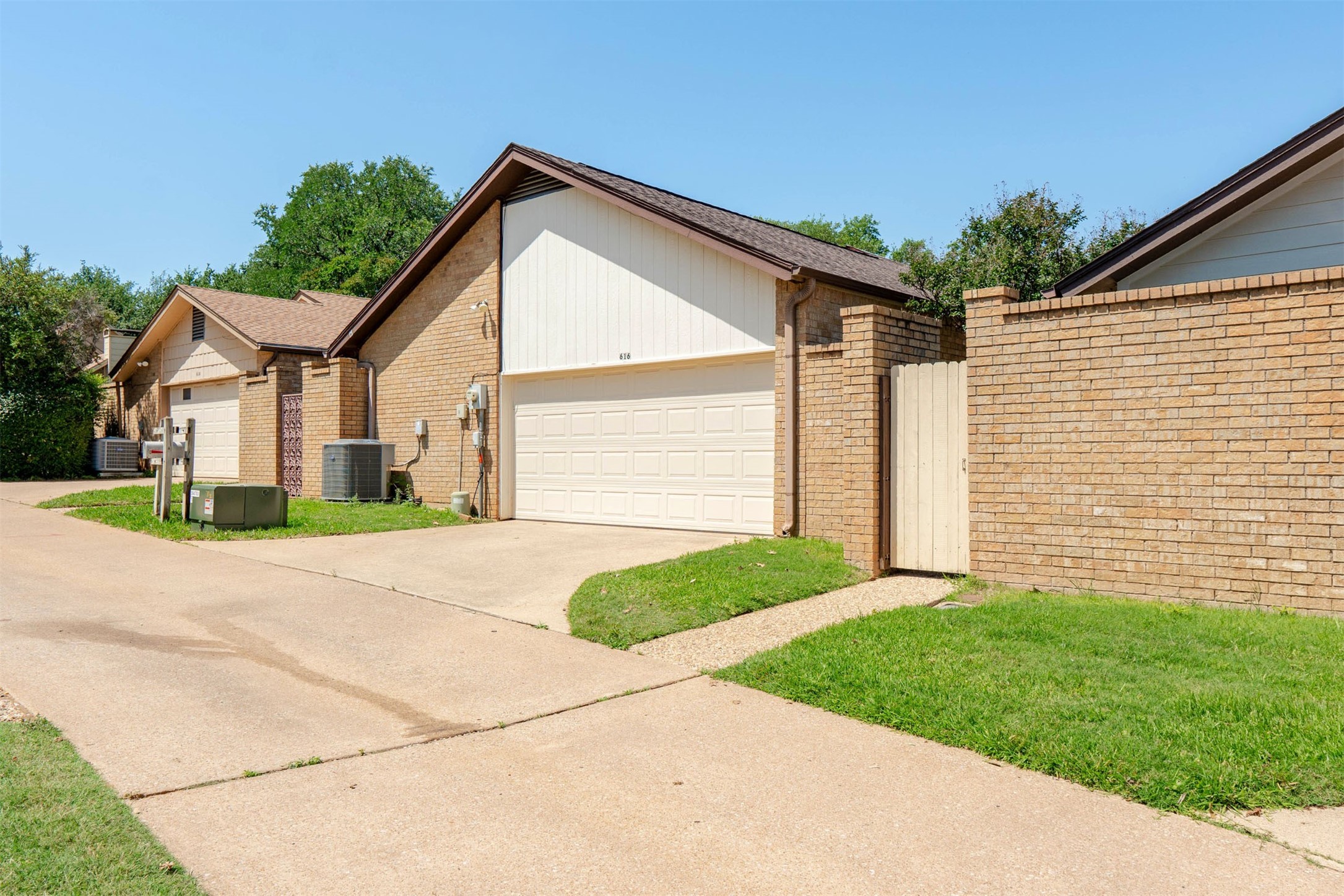 616 Placid Circle Arlington TX 76012