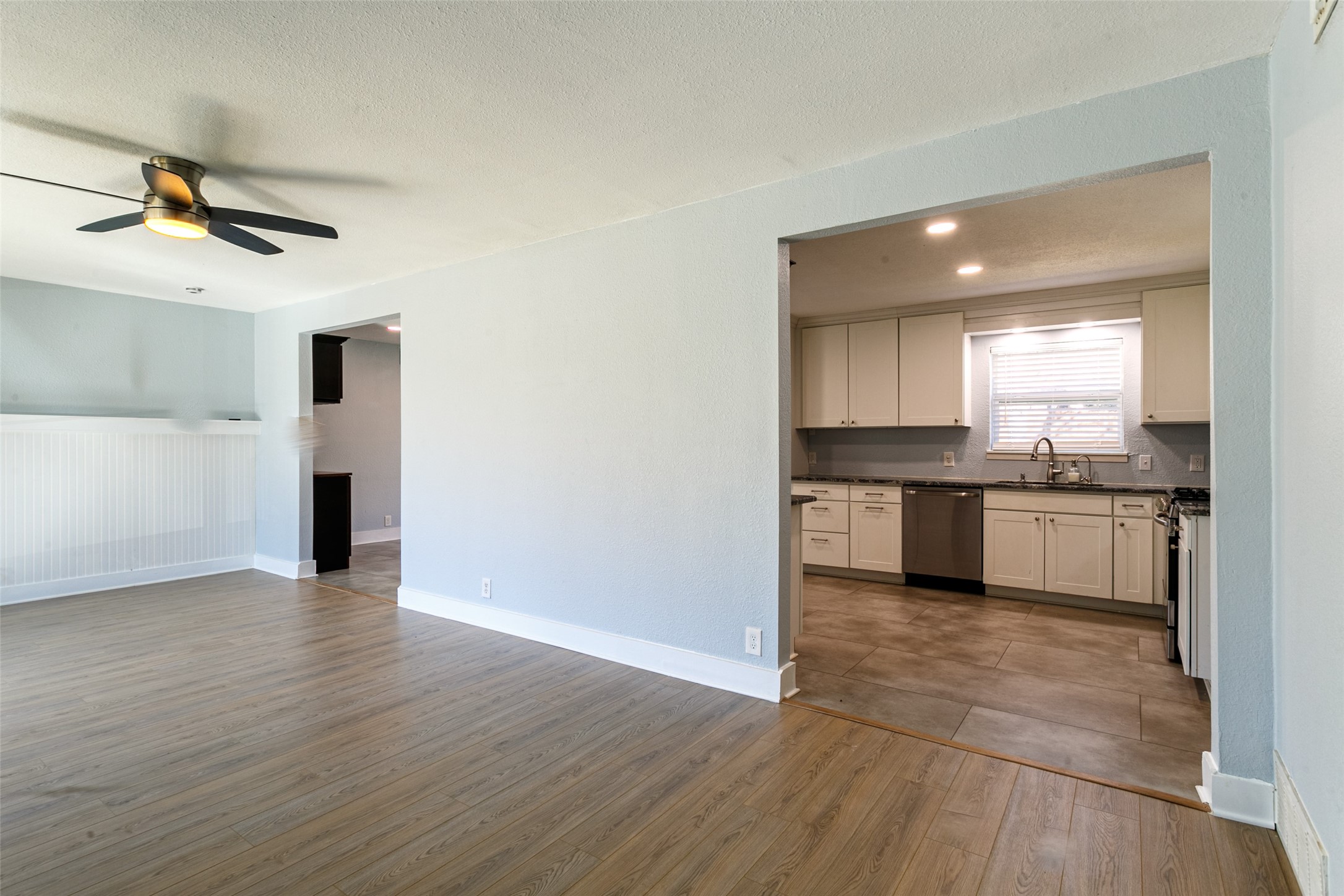 604 Oakwood Avenue Hurst TX 76053