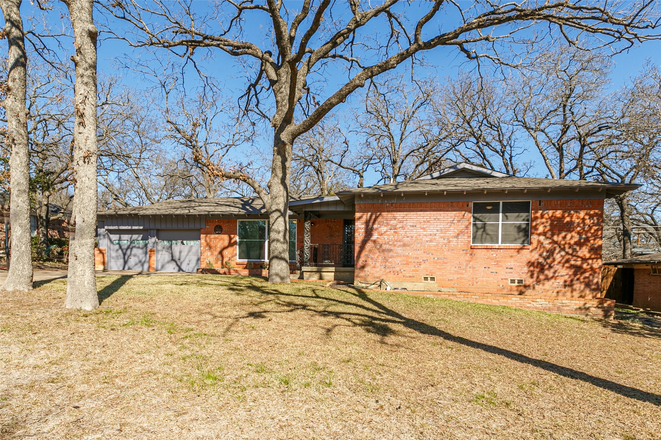 604 Oakwood Avenue Hurst TX 76053