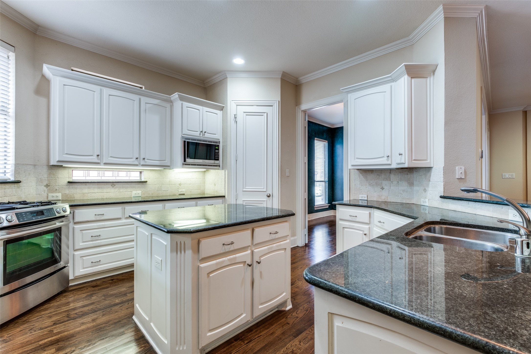 5132 Miller Avenue Dallas TX 75206