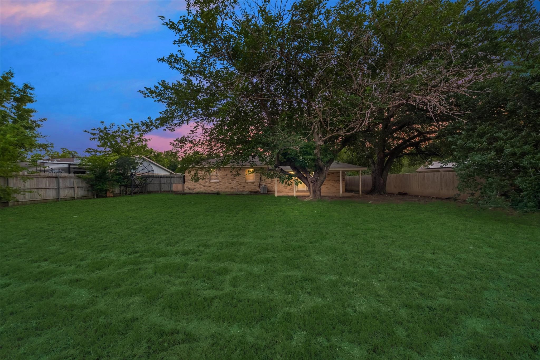 6013 Barry Drive Watauga TX 76148