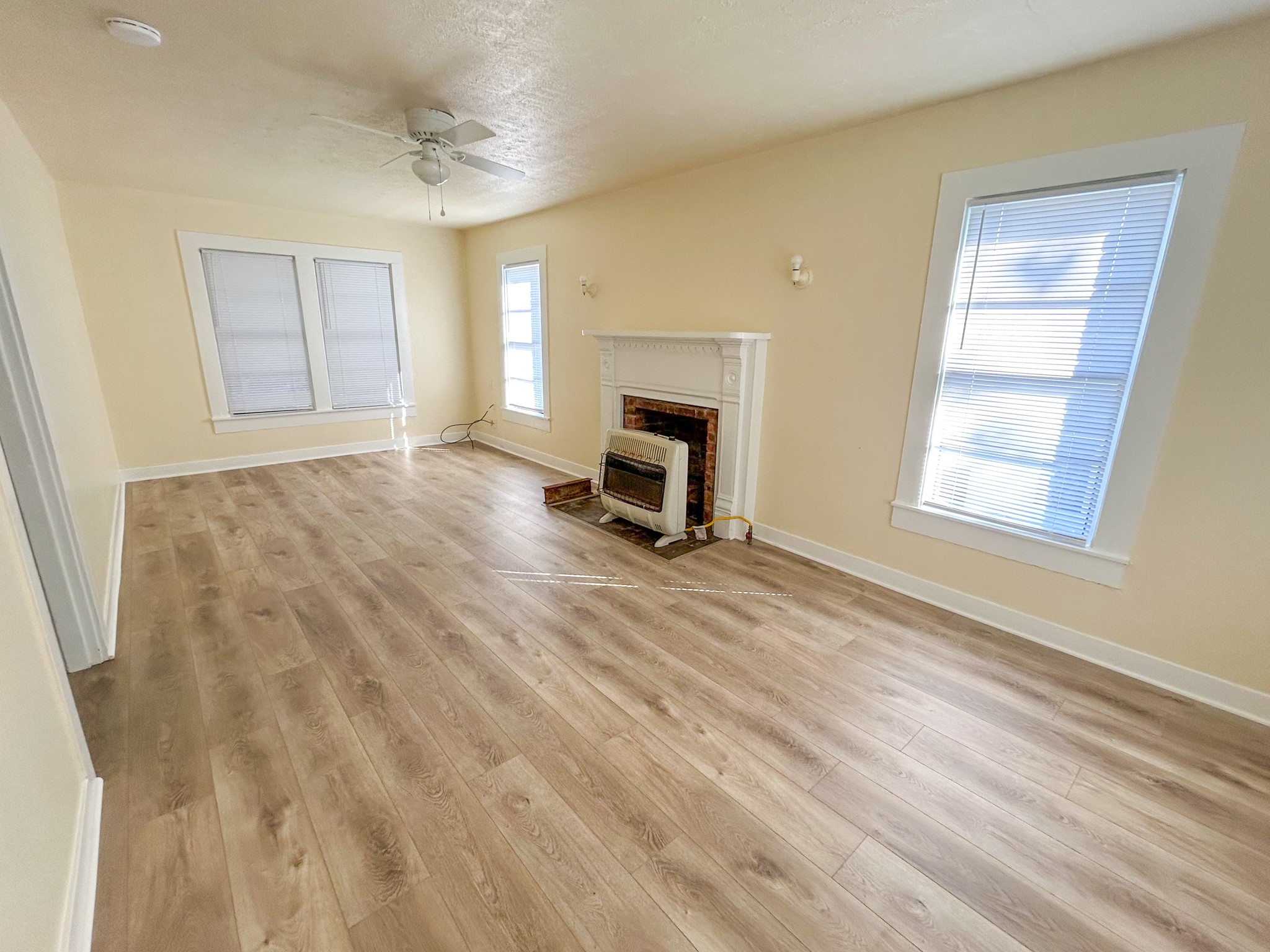 104 E Shoemaker Decatur TX 76234