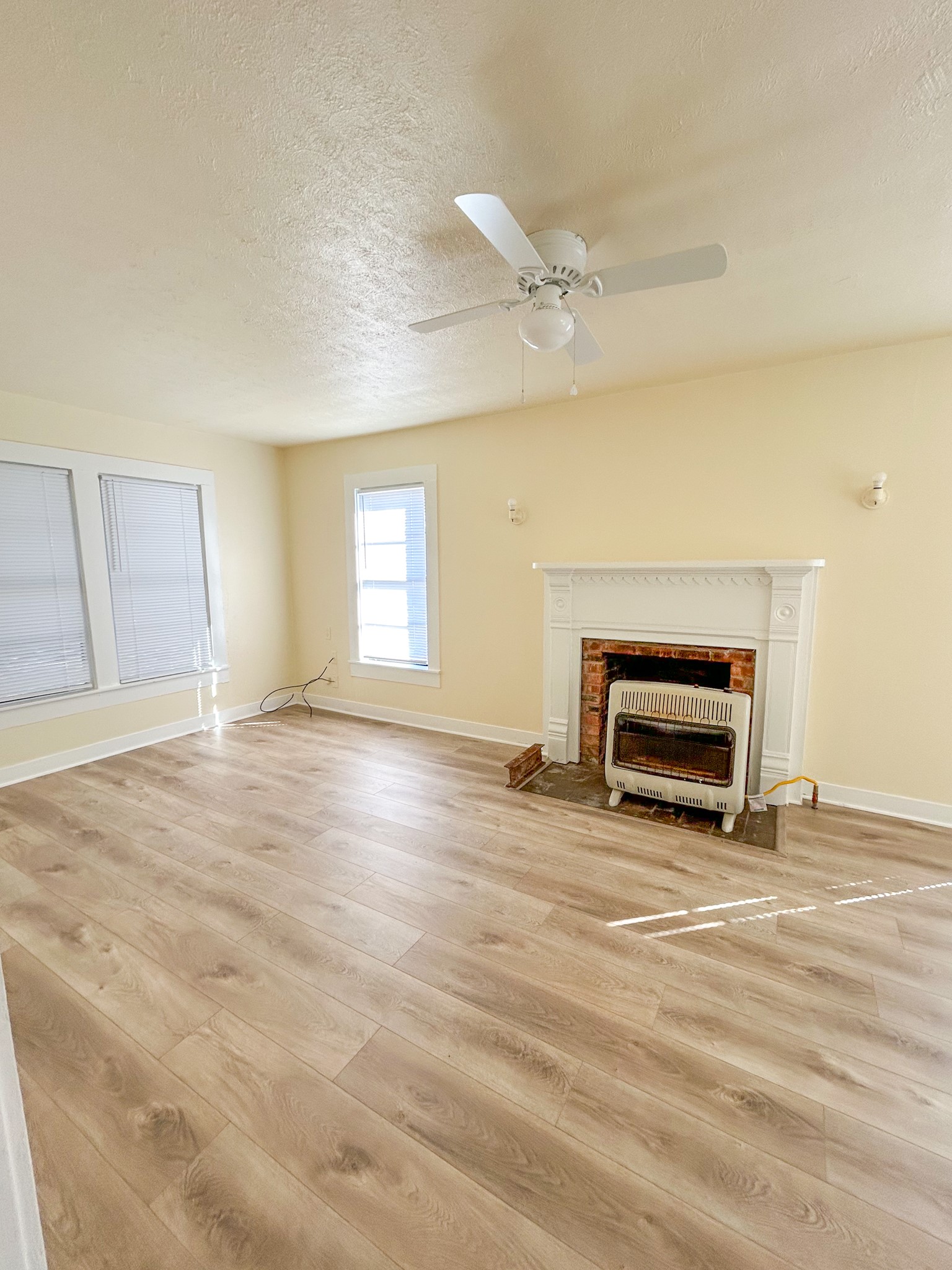 104 E Shoemaker Decatur TX 76234