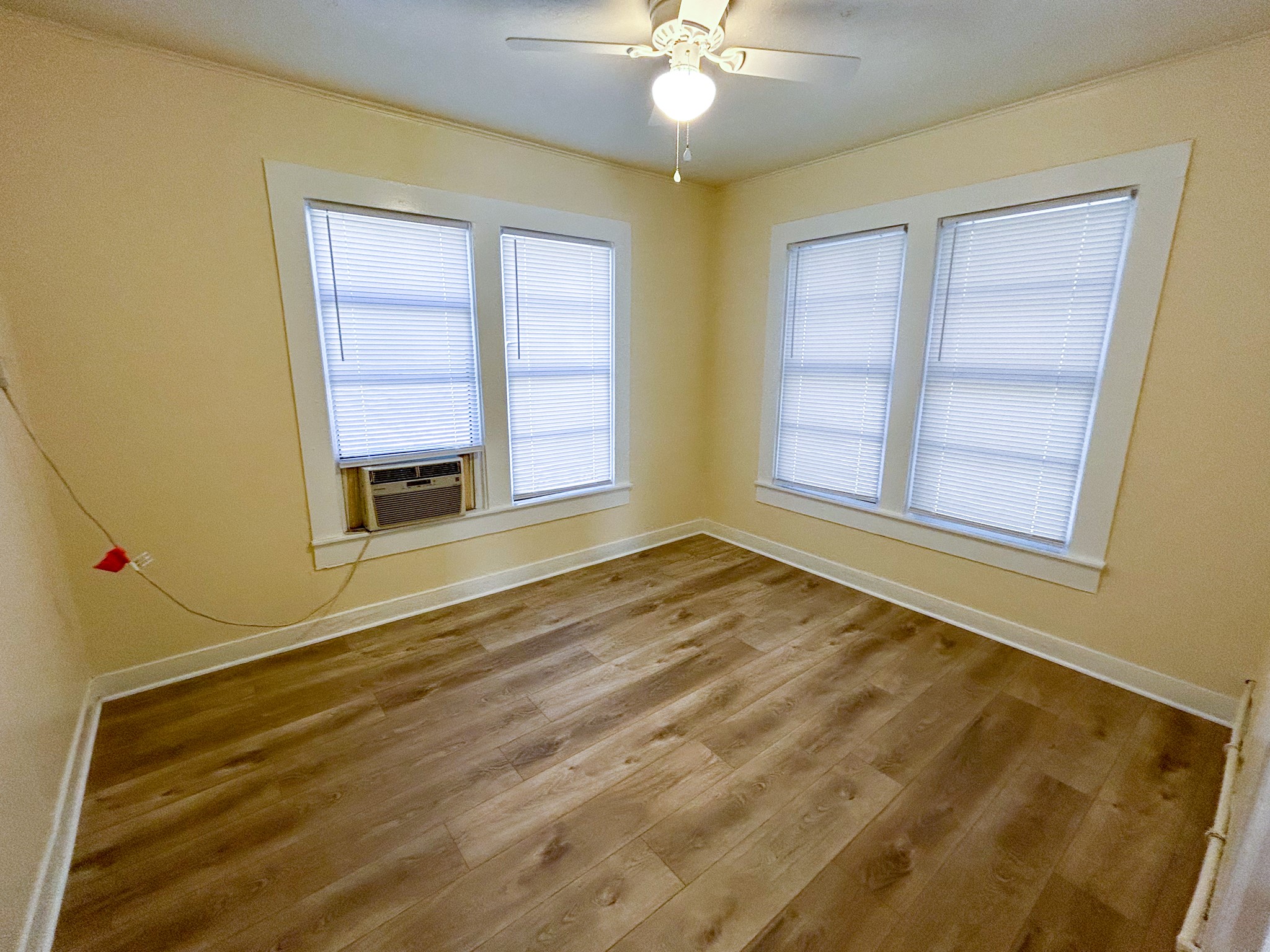 104 E Shoemaker Decatur TX 76234