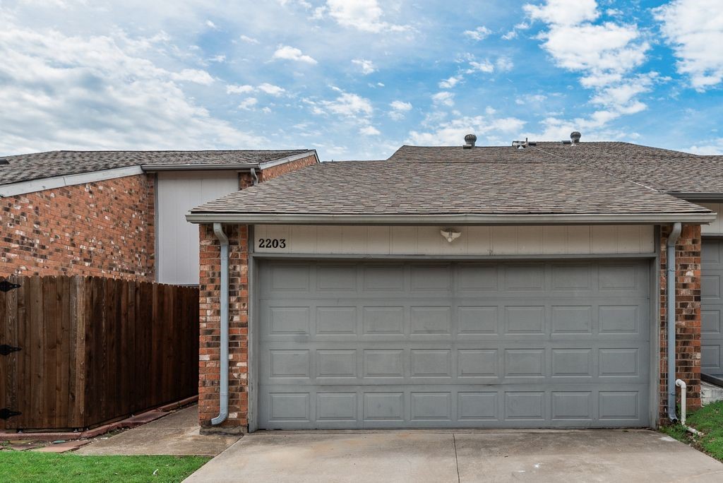 2203 Salem Drive Carrollton TX 75006