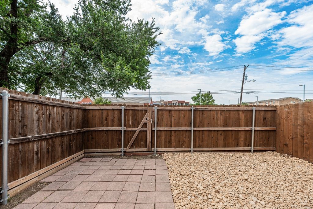 2203 Salem Drive Carrollton TX 75006