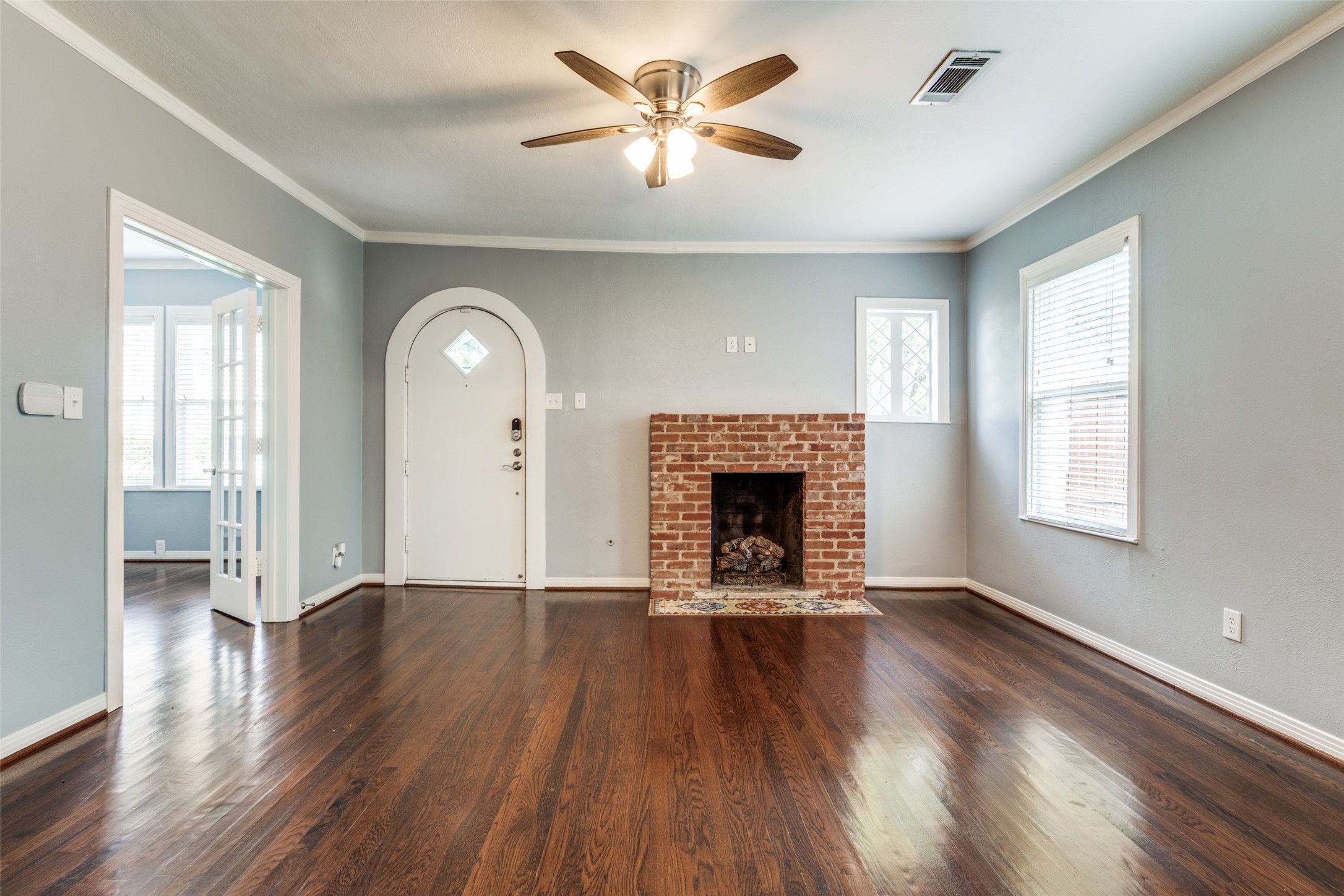 5042 Airline Road Highland Park TX 75205