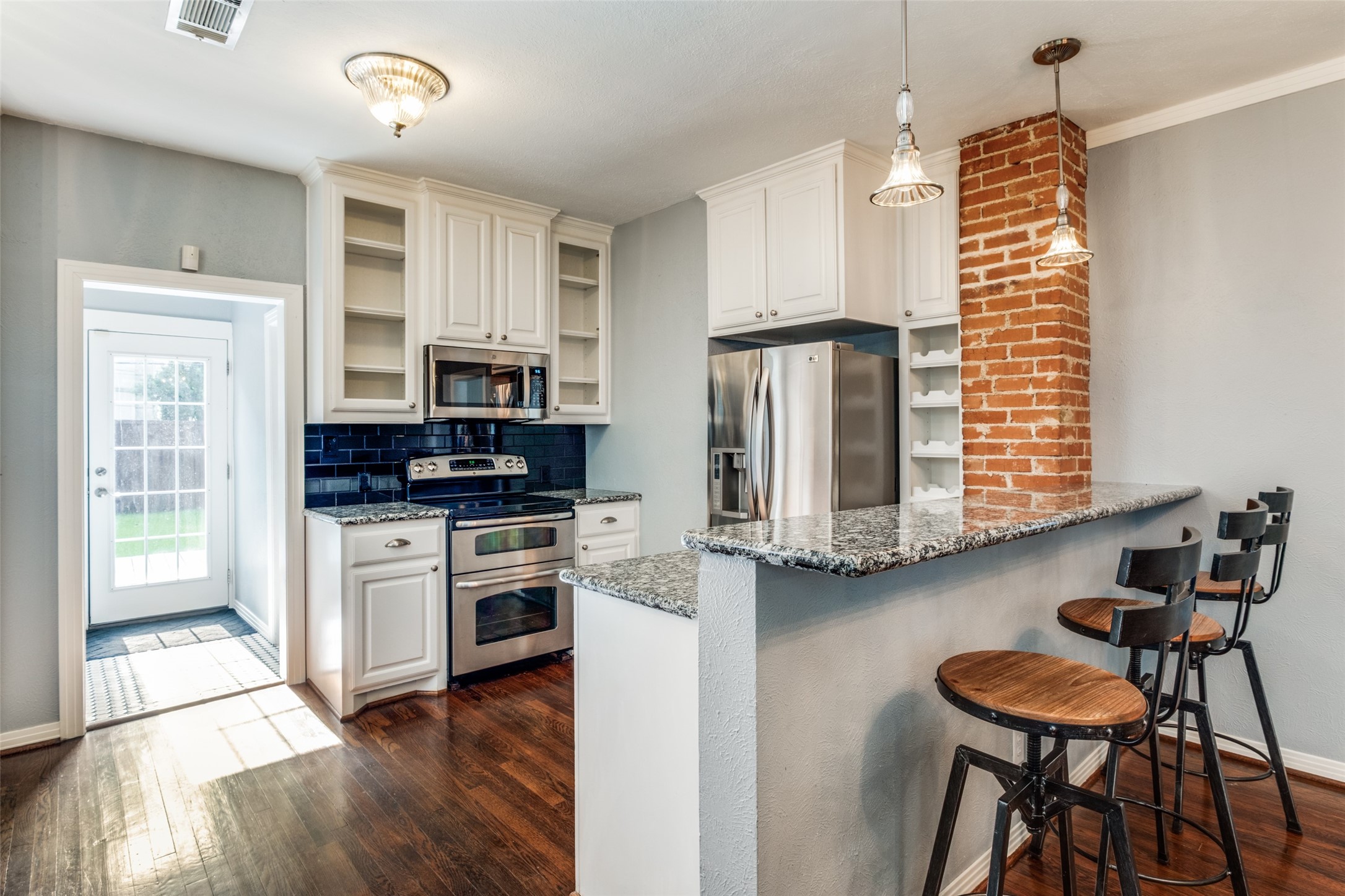5042 Airline Road Highland Park TX 75205