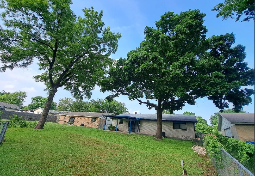 313 Georgetown Drive Garland TX 75043