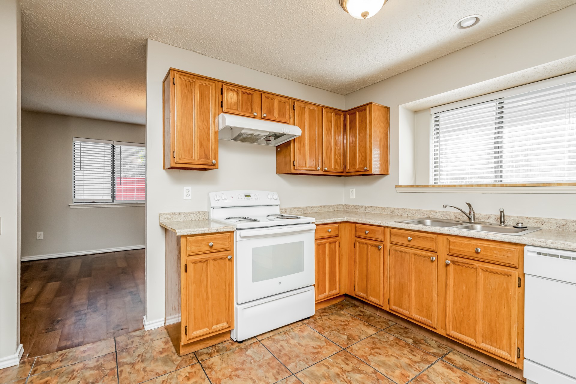 2661 Claremont Drive Grand Prairie TX 75052