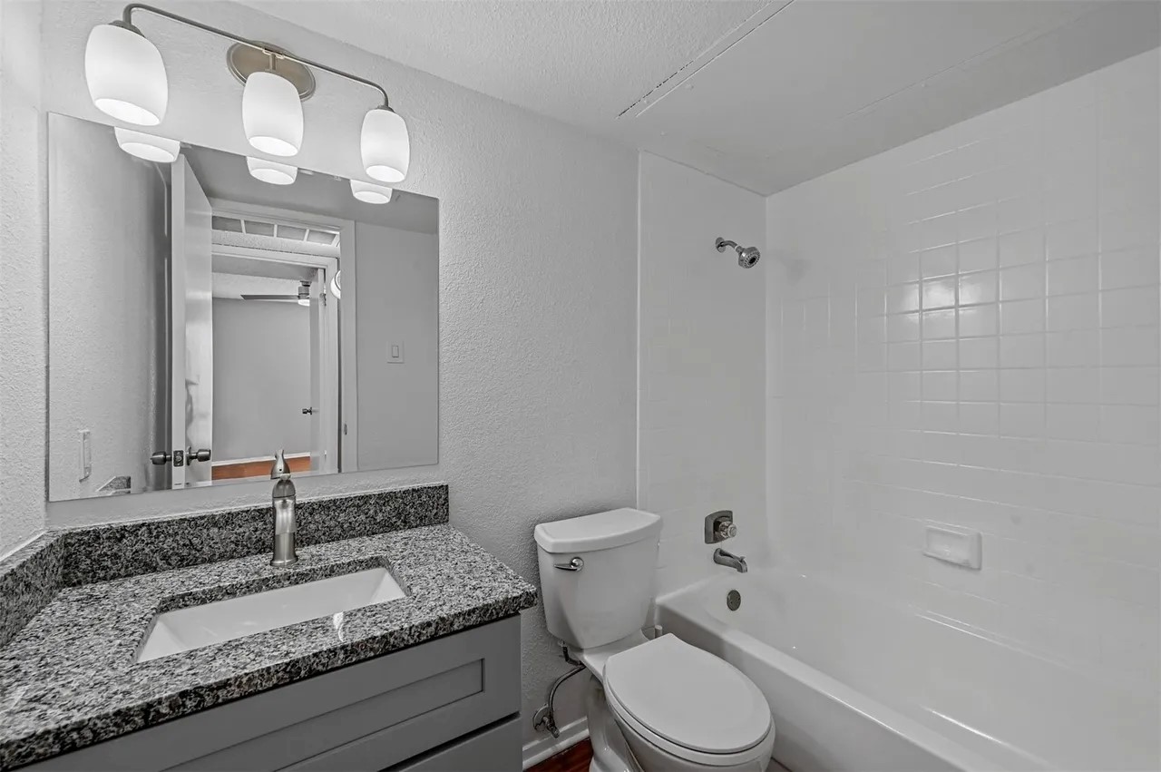 1810 N Garrett Avenue Dallas TX 75206