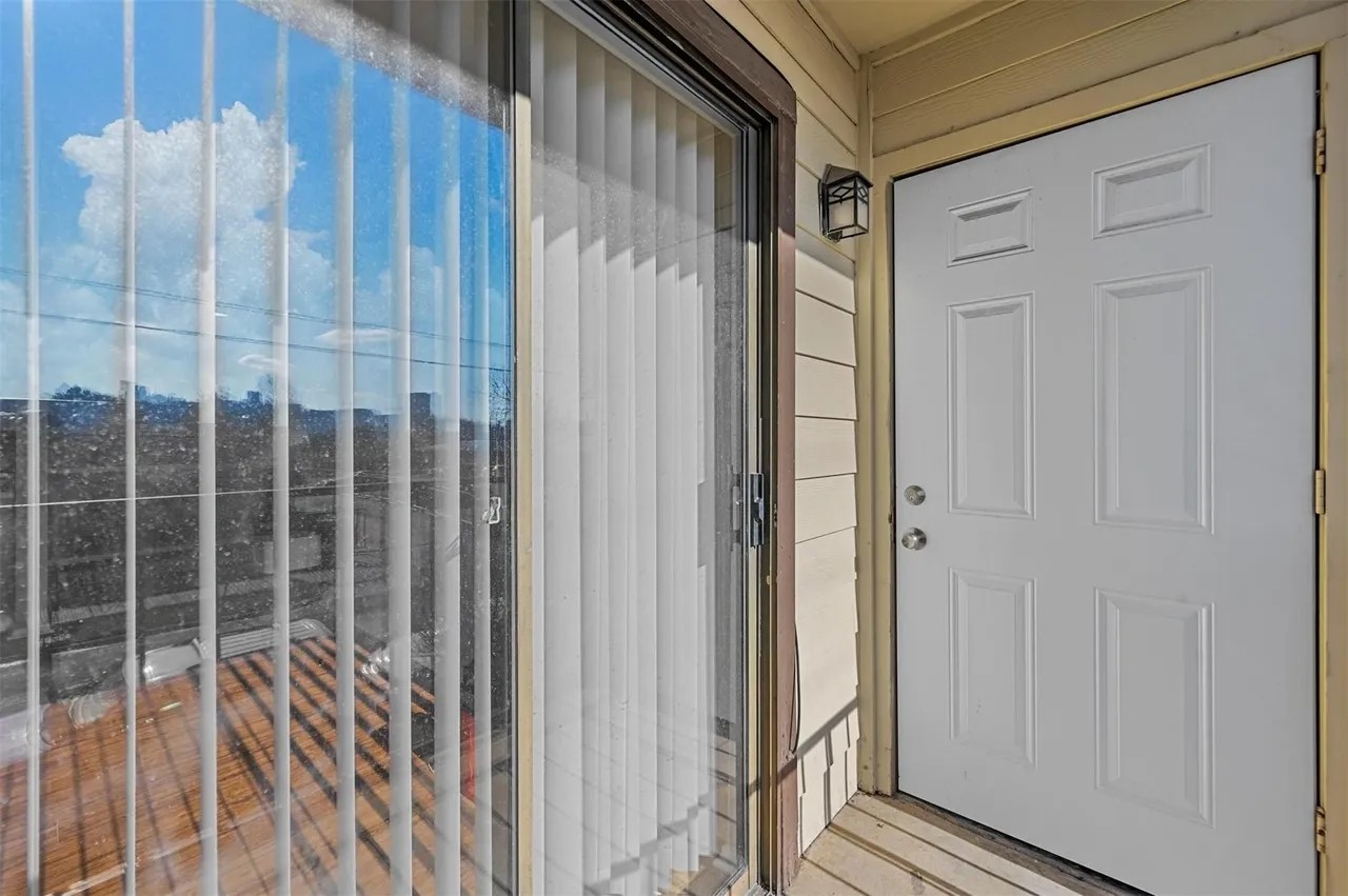 1810 N Garrett Avenue Dallas TX 75206