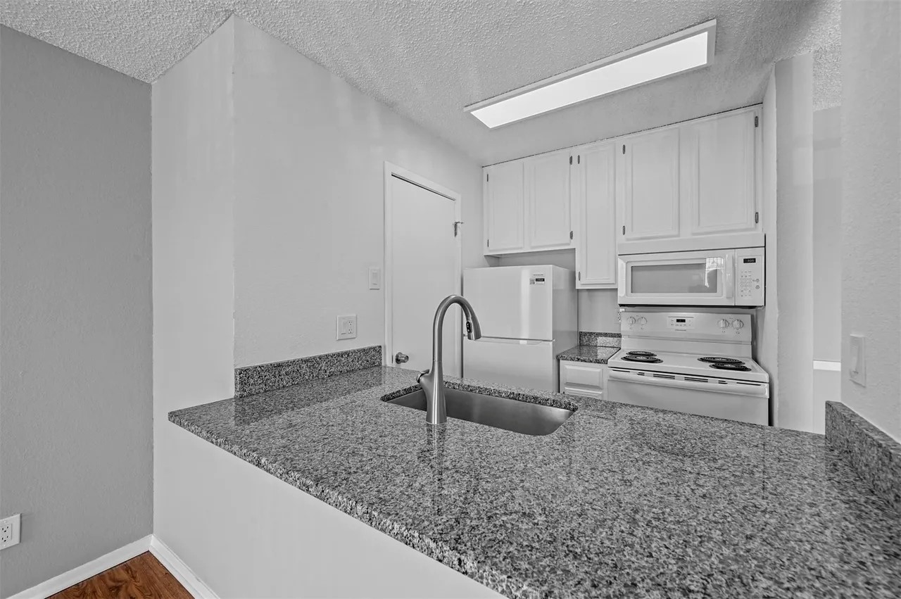 1810 N Garrett Avenue Dallas TX 75206