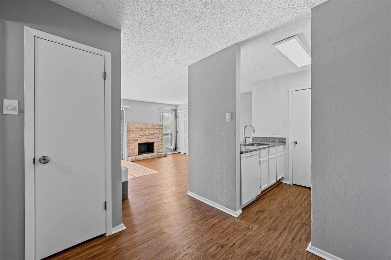 1810 N Garrett Avenue Dallas TX 75206