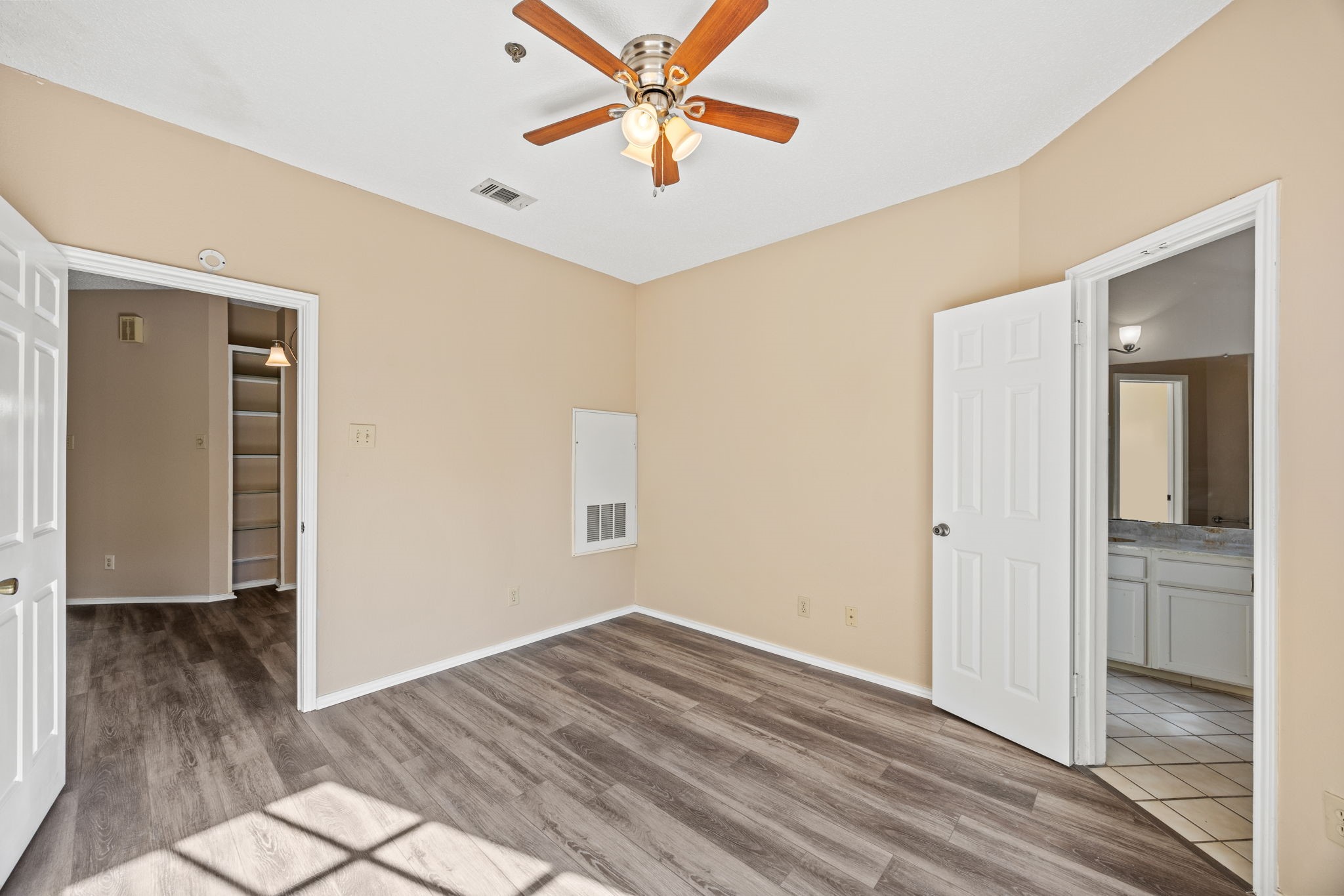 4800 W Lovers Lane Dallas TX 75209