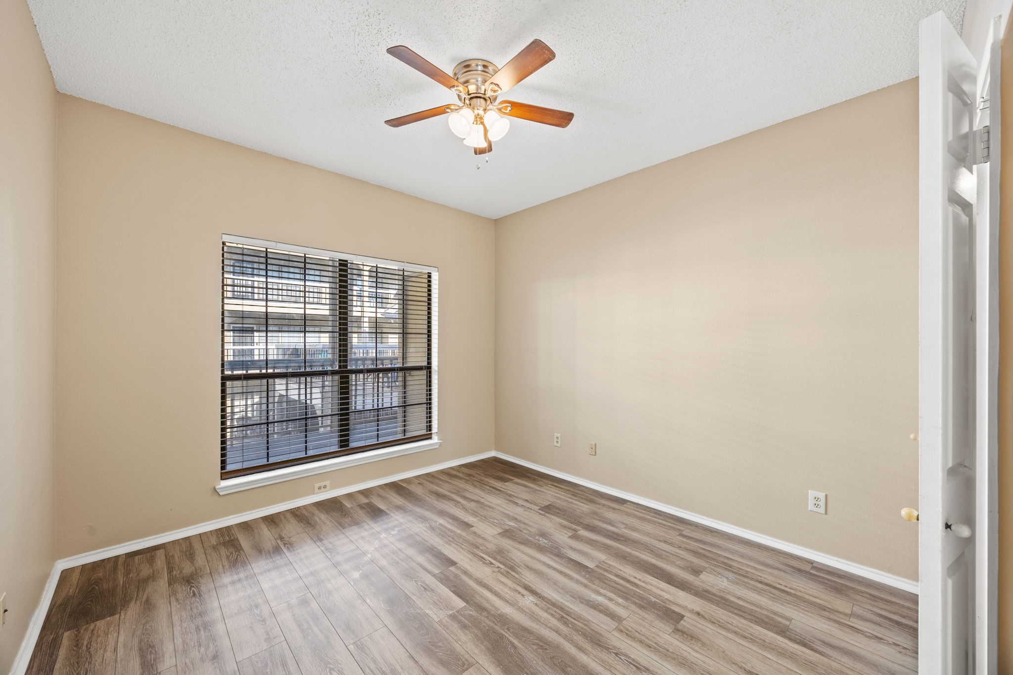 4800 W Lovers Lane Dallas TX 75209