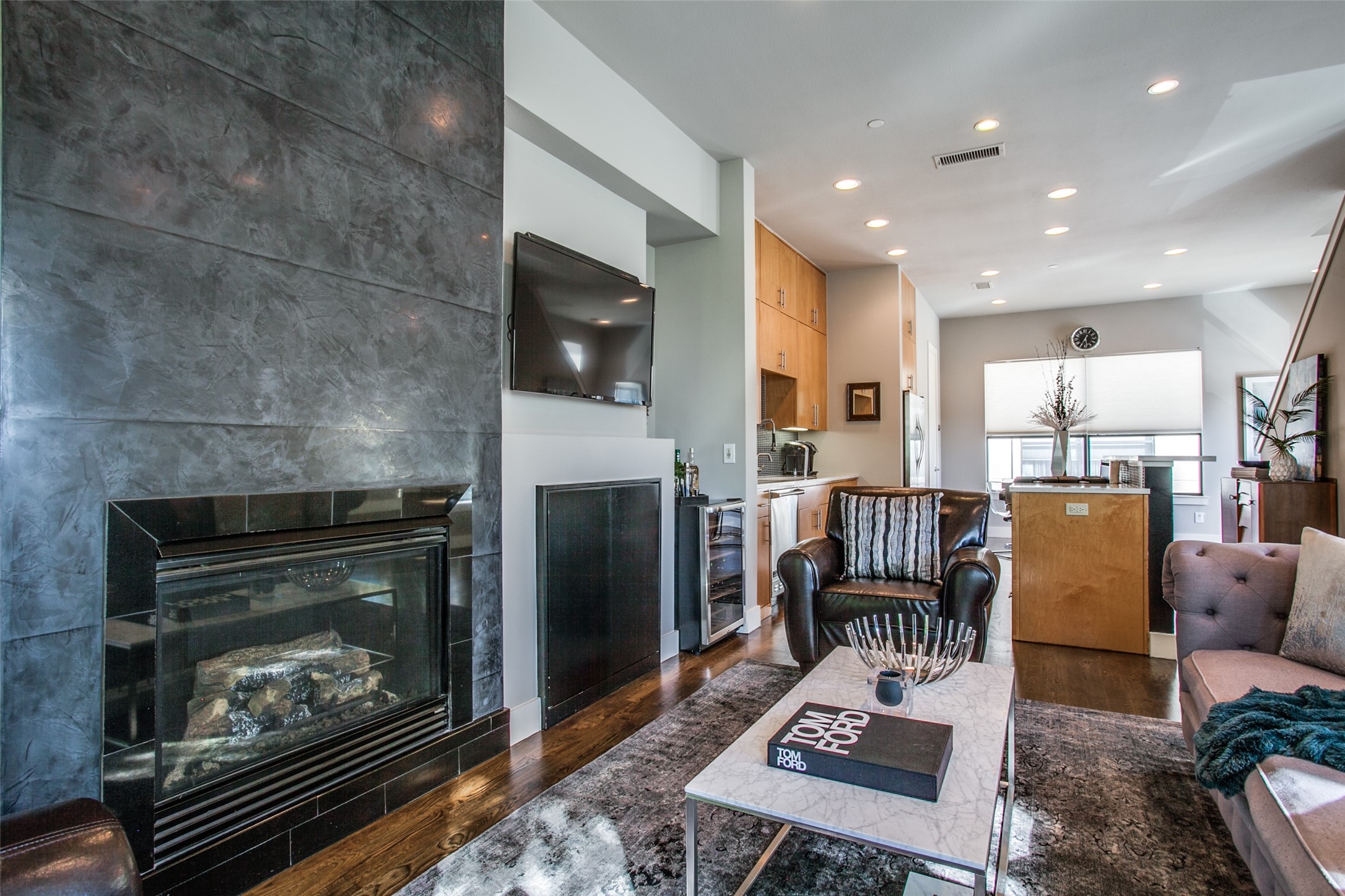4618 Cedar Springs Road Dallas TX 75219