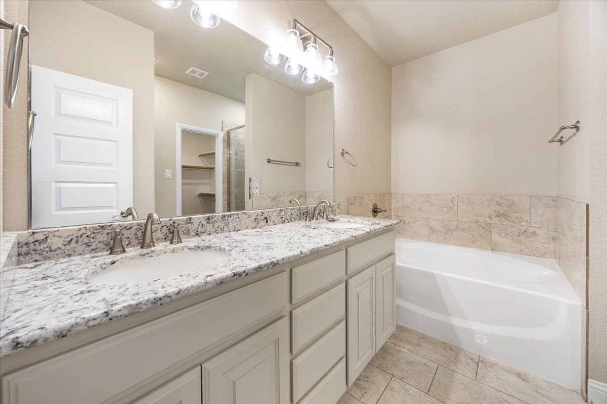 1916 Town Creek Circle Weatherford TX 76086