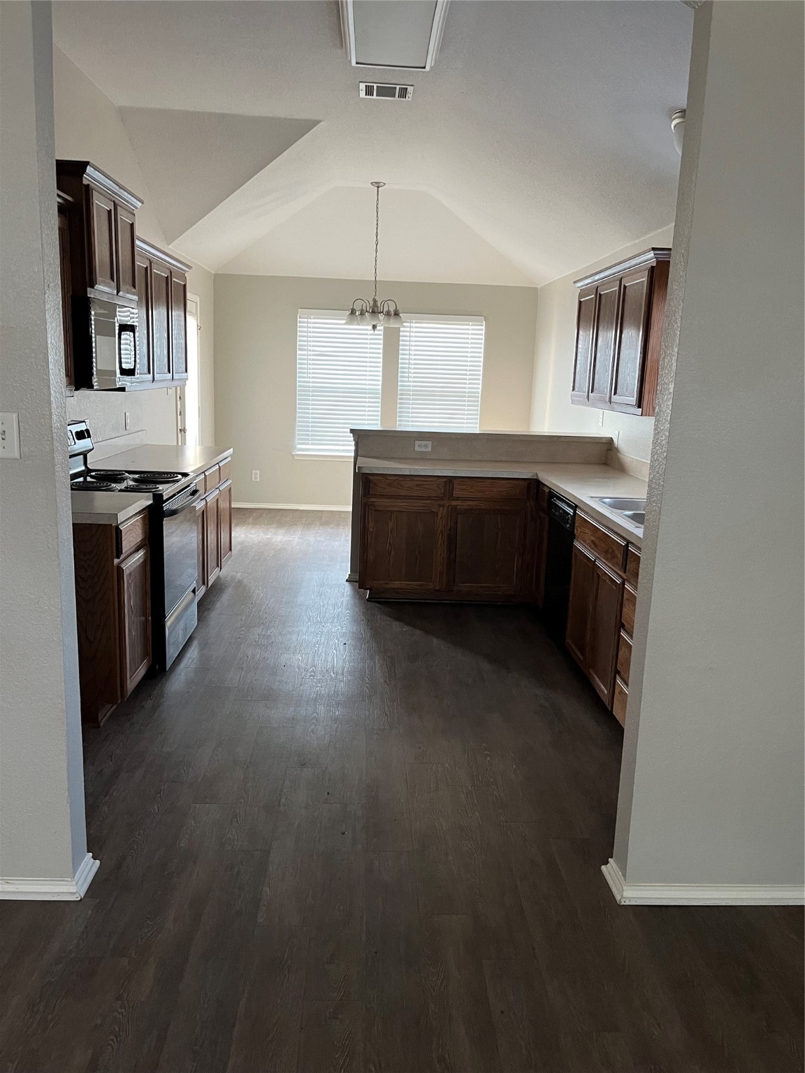 1601 Country Hills Waxahachie TX 75165