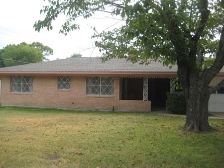 1500 W Baldridge Street Ennis TX 75119