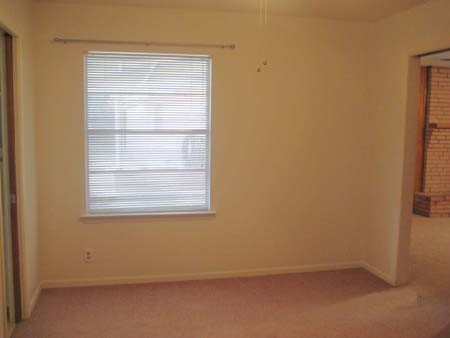 1500 W Baldridge Street Ennis TX 75119