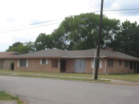 1500 W Baldridge Street Ennis TX 75119