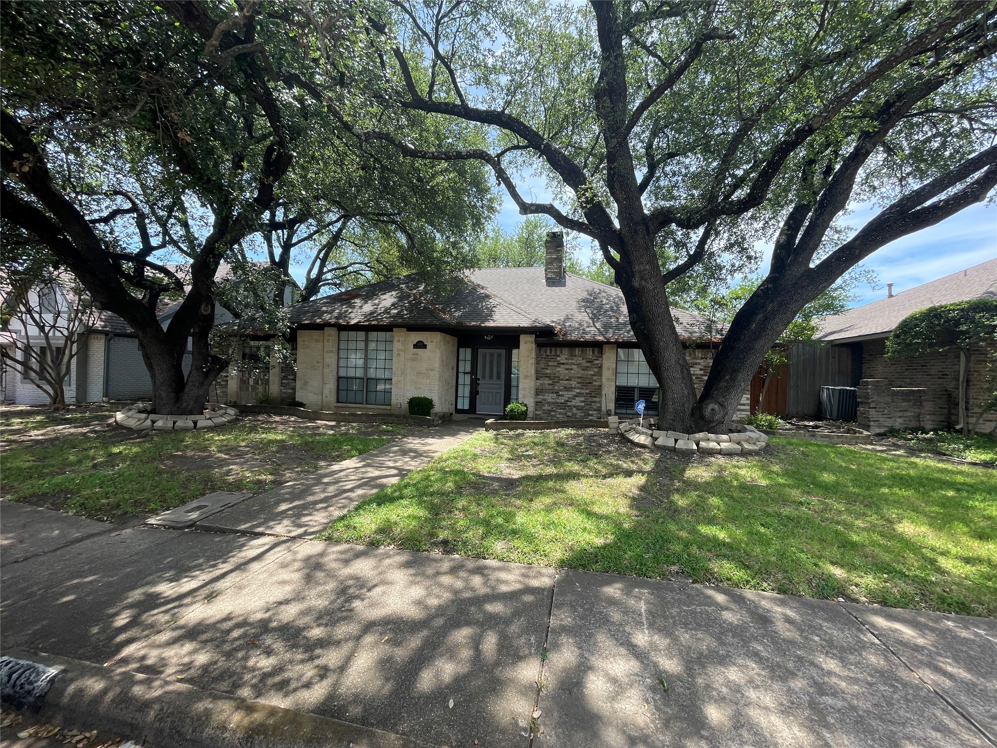 6304 La Cosa Drive Dallas TX 75248